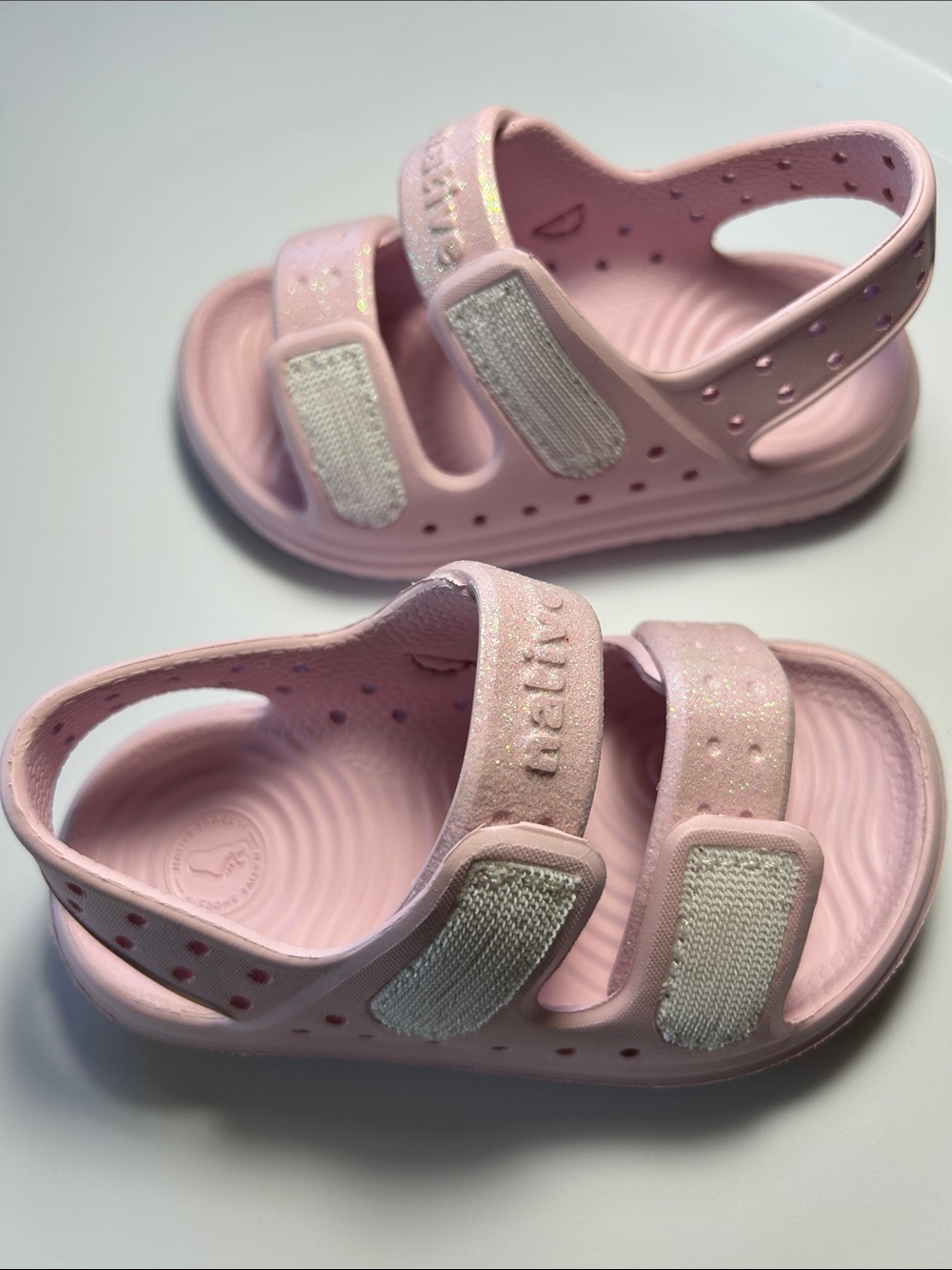 Native Shoes Kids Chase Barely Pink Glitter Strap Sandals Toddler size 6 (6C) - Picture 4 of 8